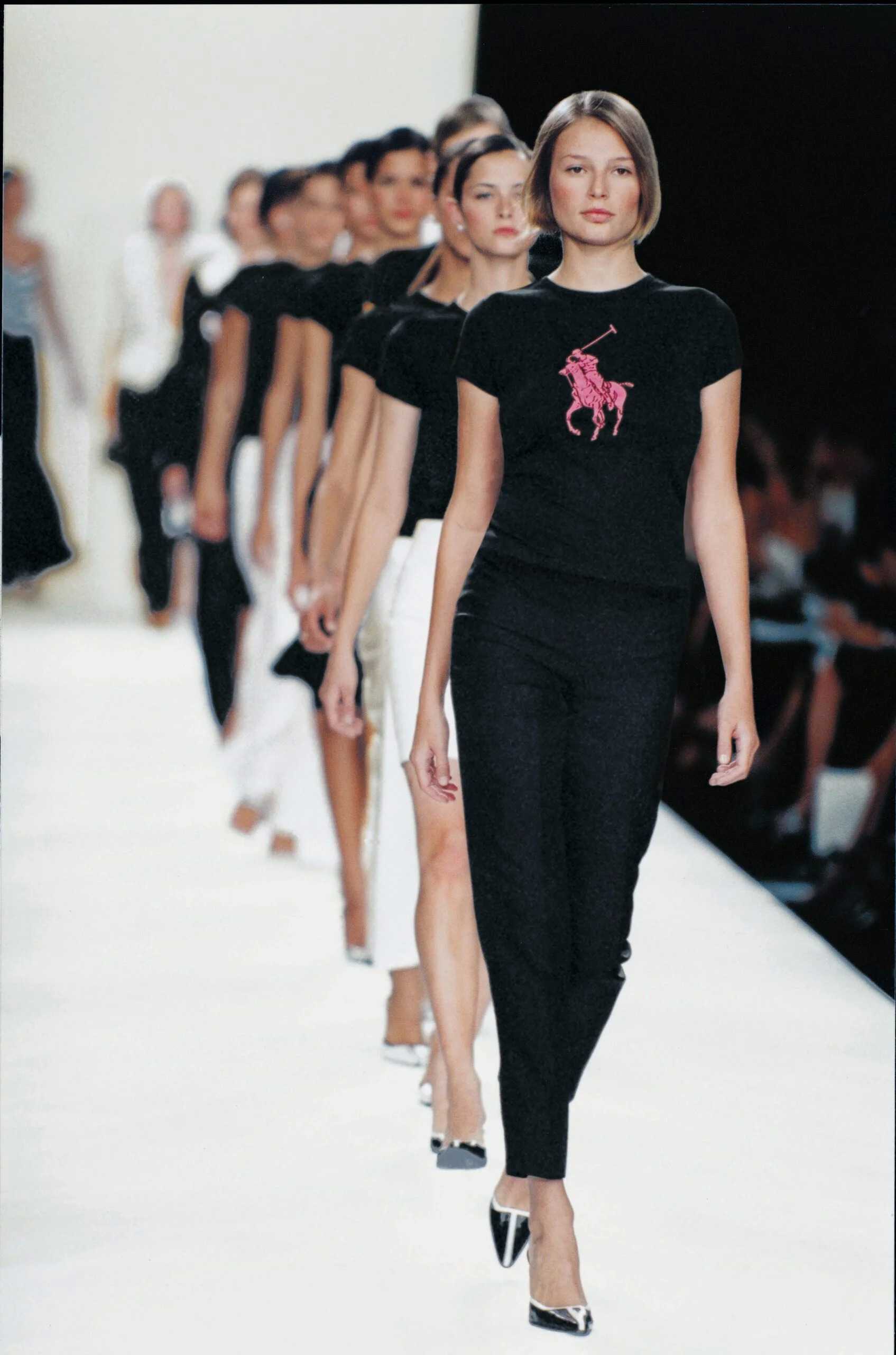 Voici à Quoi Ressemble l’Héritage de Ralph Lauren en 1 300 Photos de Défilé