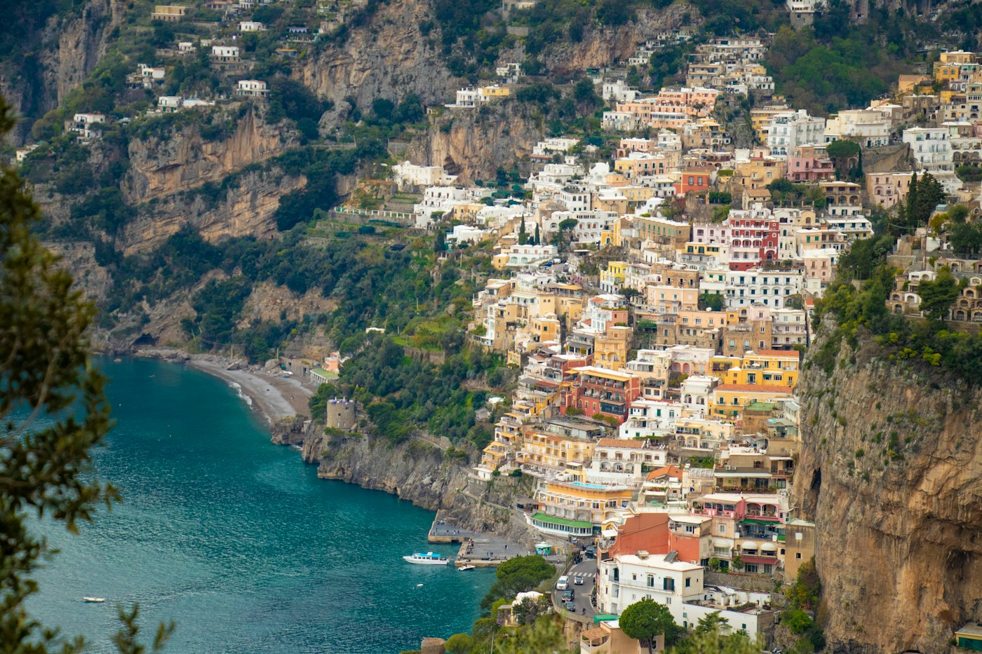 Côte amalfitaine vue du ciel, type de destination proposée en circuit